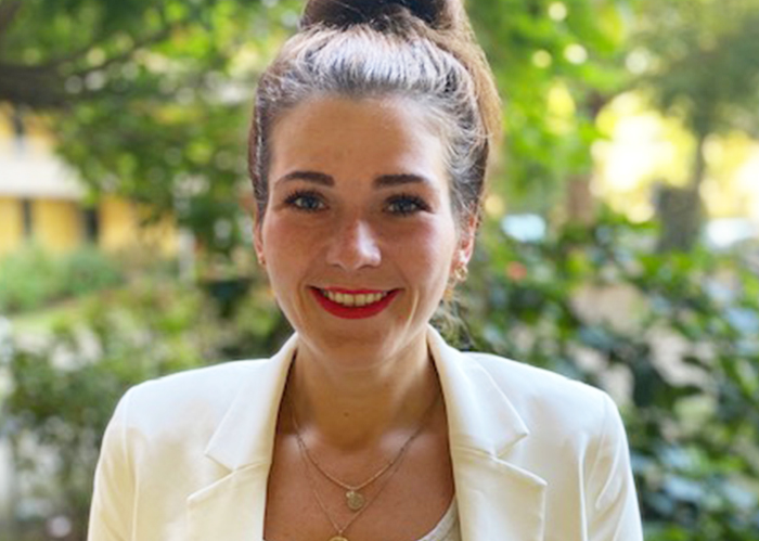 Portraitfoto der Fachkraft Teilhabeberatung Laura Benemann von der Ergänzenden unabhängigen Teilhabeberatung Duisburg des Paritätischen NRW